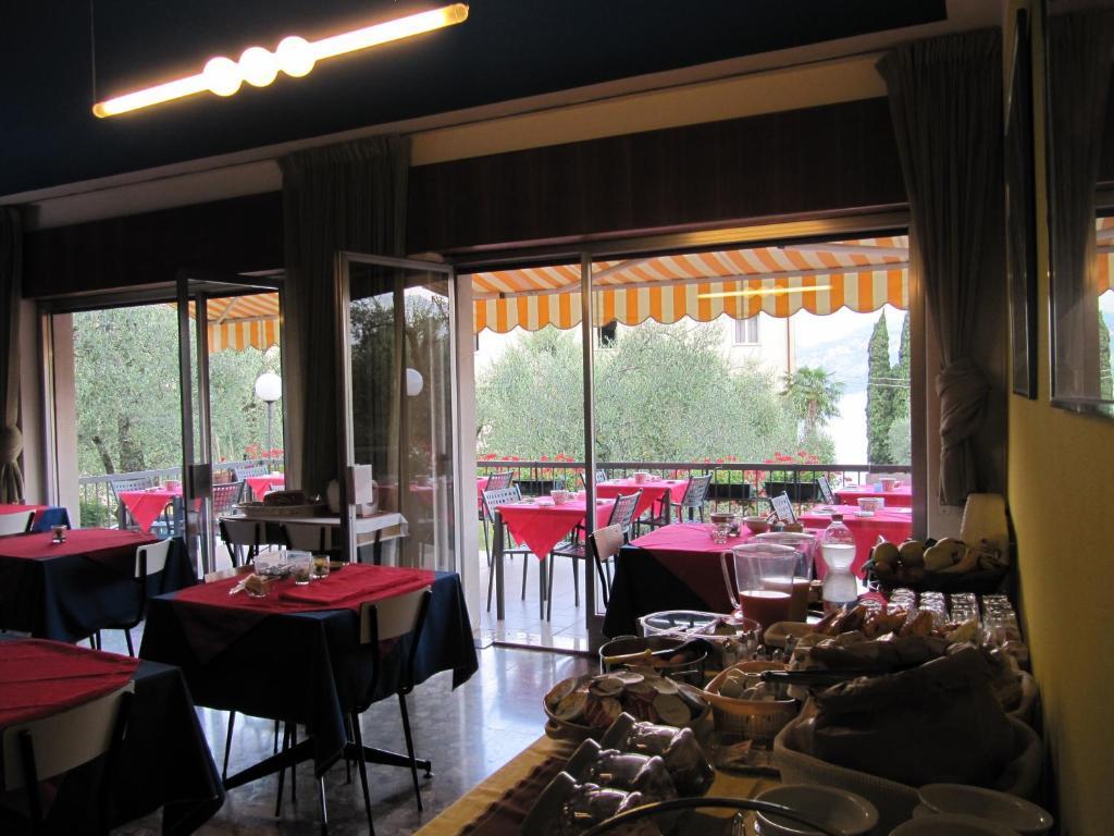 Hotel Carlo Brenzone sul Garda Exterior photo