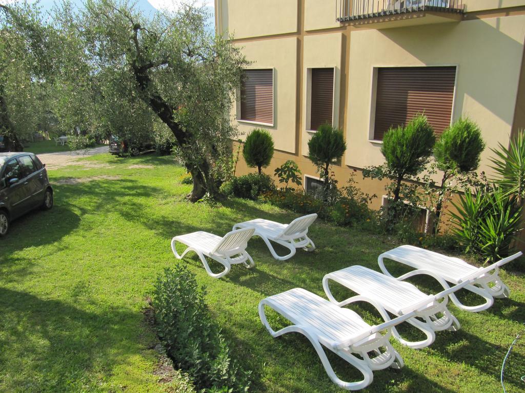 Hotel Carlo Brenzone sul Garda Exterior photo
