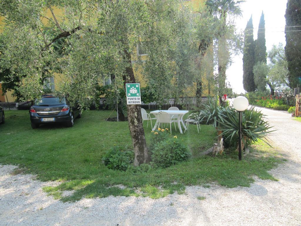 Hotel Carlo Brenzone sul Garda Exterior photo