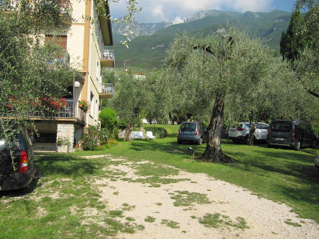 Hotel Carlo Brenzone sul Garda Exterior photo